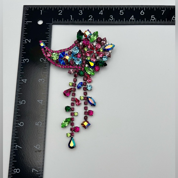 🌟NICKY BUTLER Fashion Multi Crystal Cornucopia Drop Brooch Limited NEW - Picture 10 of 14